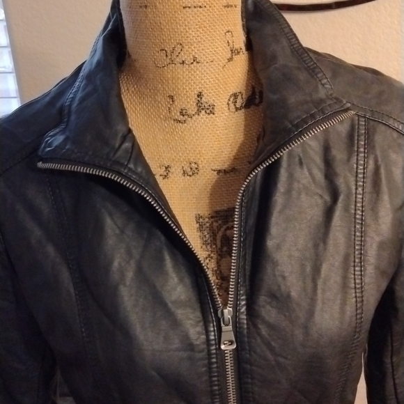 Leather Jacket - Picture 2 of 12